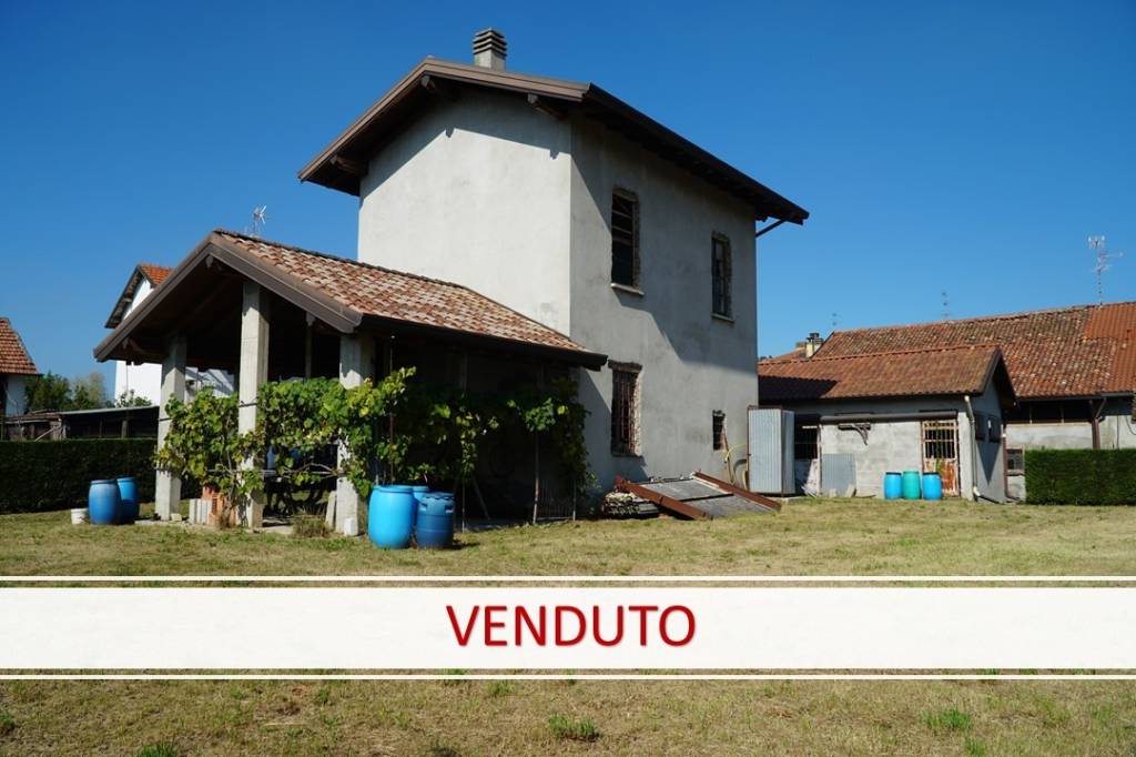 Casa Indipendente in vendita a Missaglia cascina Novaglia