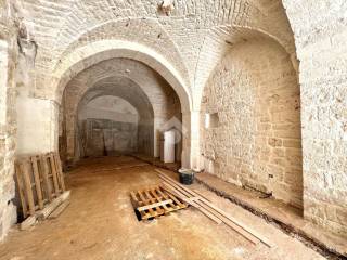 Garage in affitto a ceglie messapica via porta di giuso, 52