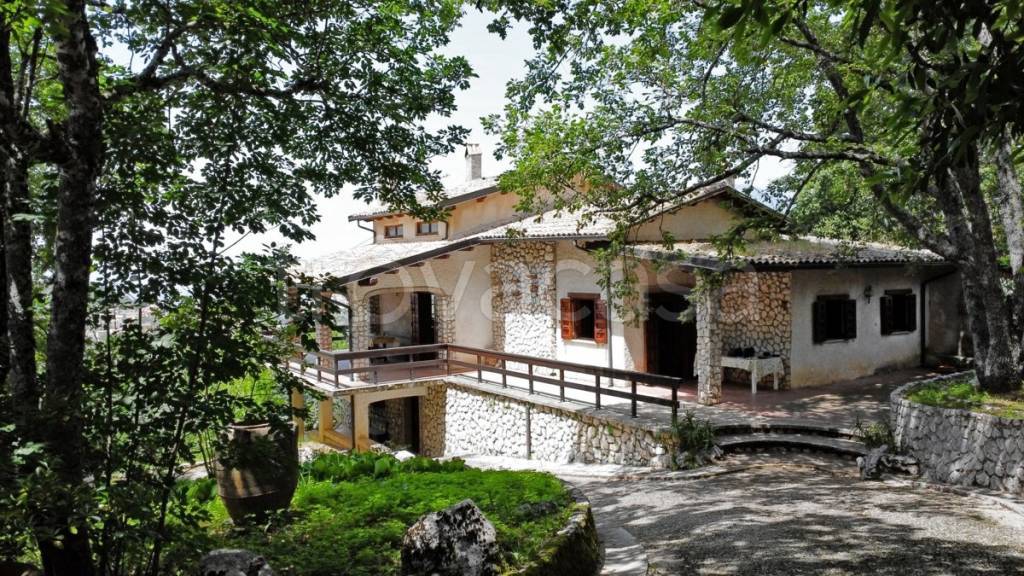 Villa in vendita a Campoli Appennino via colle polmone, snc