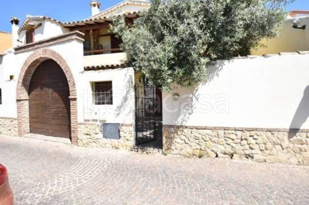 Villa in vendita a Pula via 20 Settembre