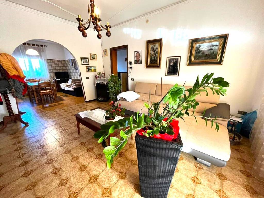 Villa Bifamiliare in vendita a Porto Viro via Cristoforo Colombo