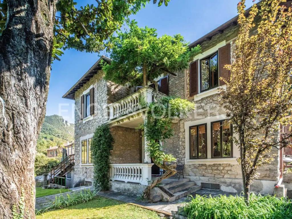 Villa Bifamiliare in vendita a Lecco via Movedo, 12