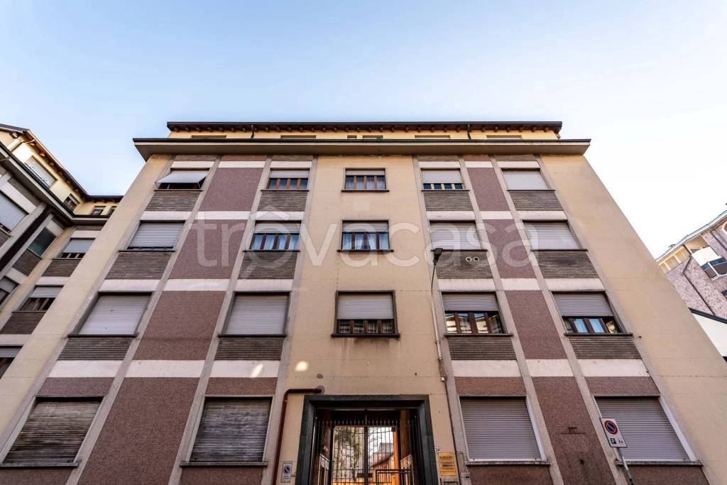 Appartamento in vendita a Seregno via Raffaello Sanzio 24.