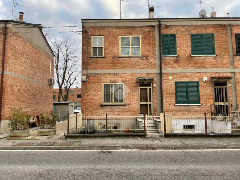 Casa Indipendente in vendita a Ferrara corso del Popolo, 145