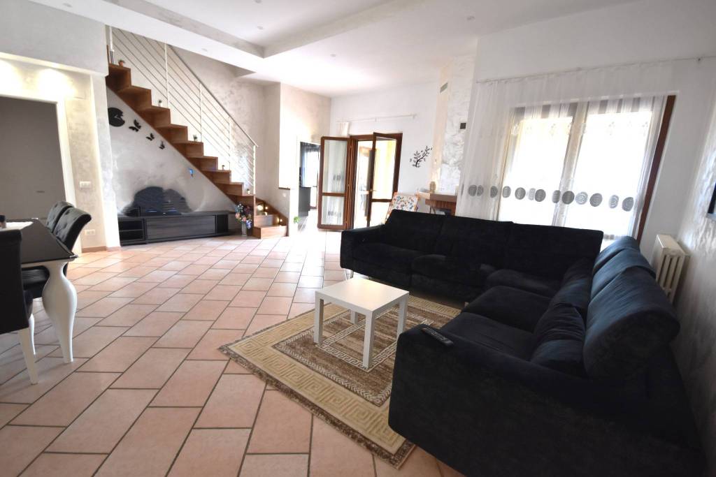 Villa a Schiera in vendita a Monte San Vito via Grugnaleto