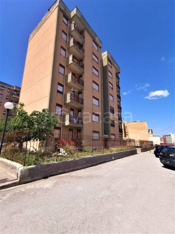 Appartamento in vendita a Palermo via sacco e venzetti