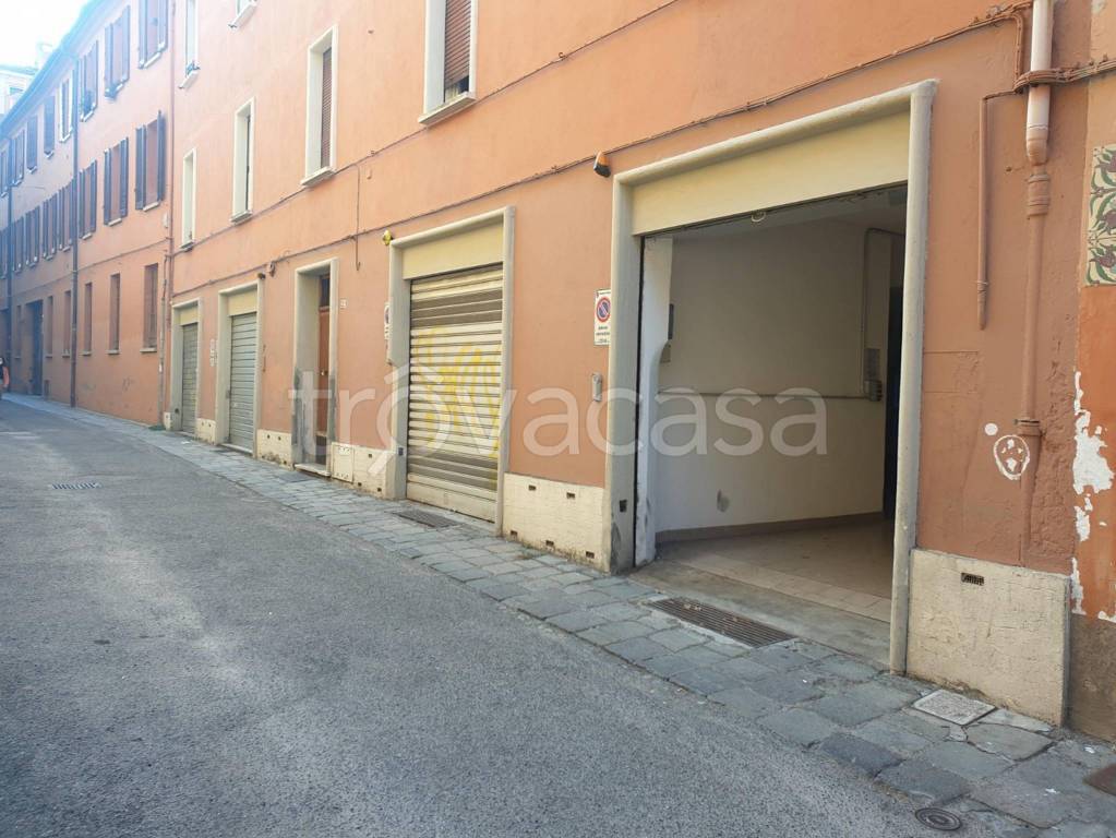 Garage in vendita a Bologna vicolo Borchetta