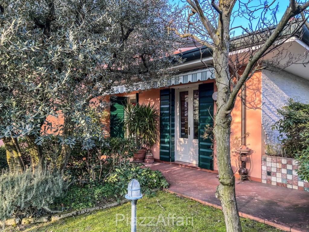 Villa Bifamiliare in vendita a Brugine via Roma