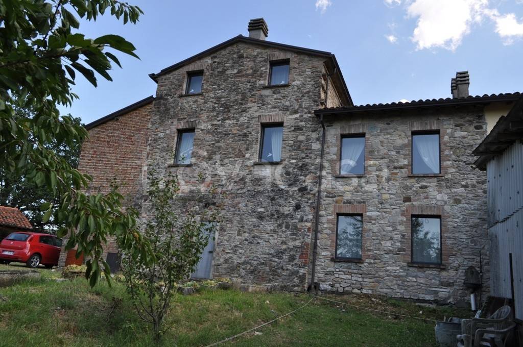 Villa a Schiera in vendita a Varano de' Melegari montesalso casino, 65