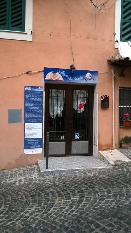 Centro Estetico/Solarium/Benessere in in vendita da privato a Genzano di Roma via Ettore Ronconi, 4