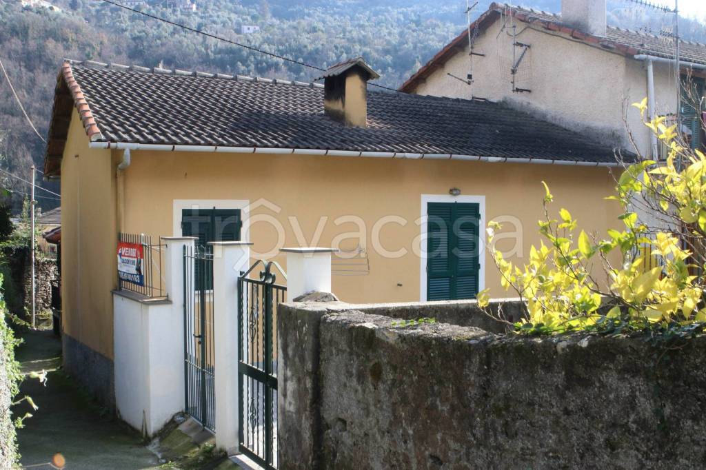 Casa Indipendente in vendita a Recco via Borgo Antico, 11