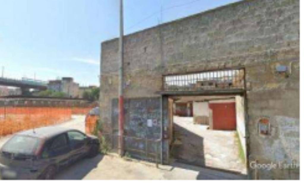 Garage in vendita a Napoli via del Sabotino