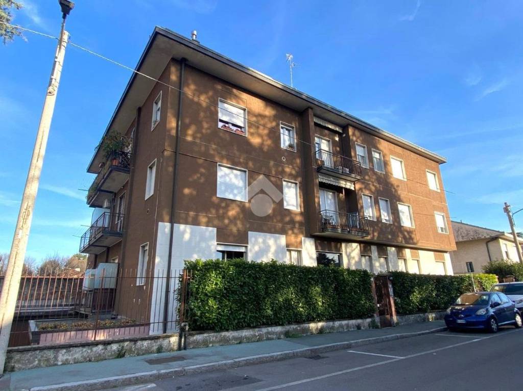 Appartamento in vendita a Legnano via c. Dell' Acqua, 41