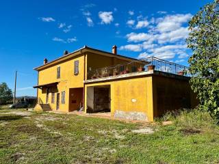 Casale in vendita a magliano in toscana 