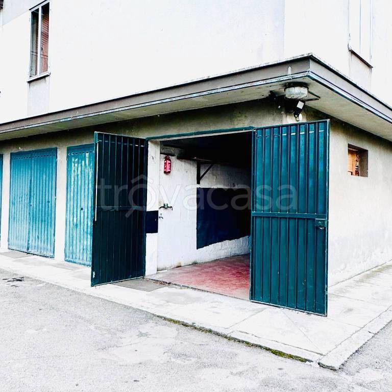 Garage in vendita a Bologna via Tommaso Martelli, 33