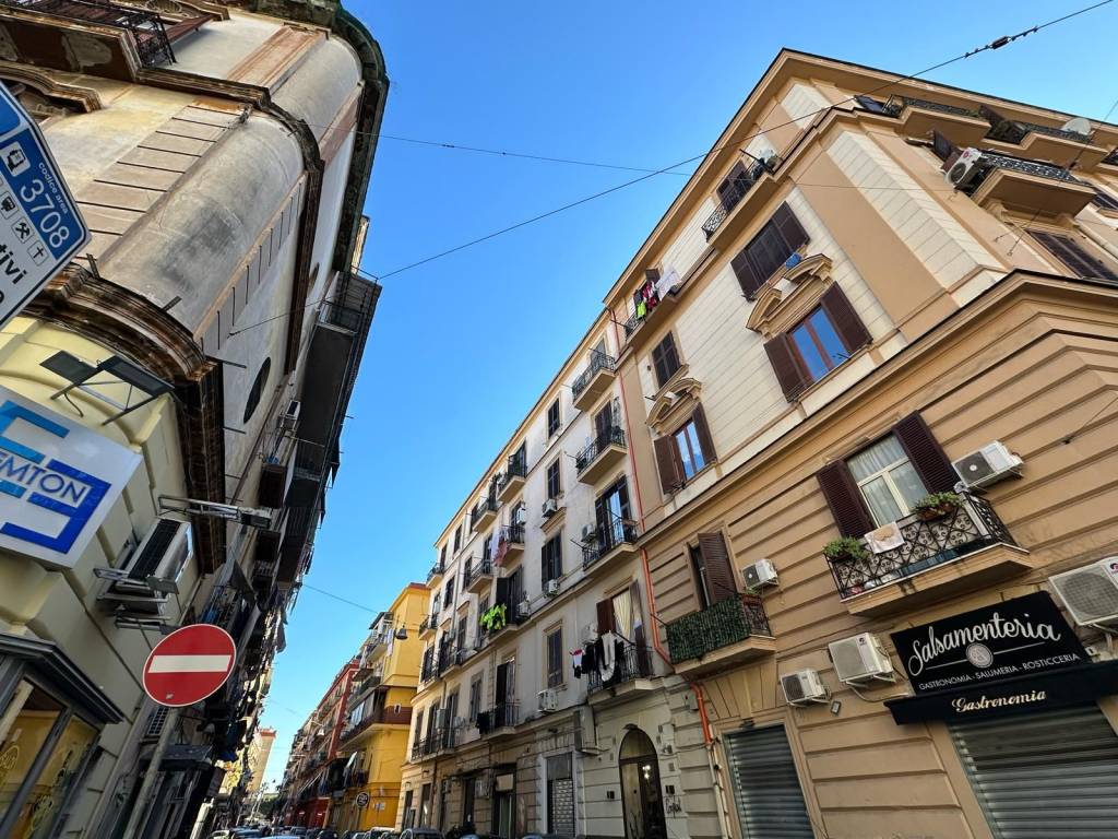 Appartamento in vendita a Napoli via Camillo Porzio, 64