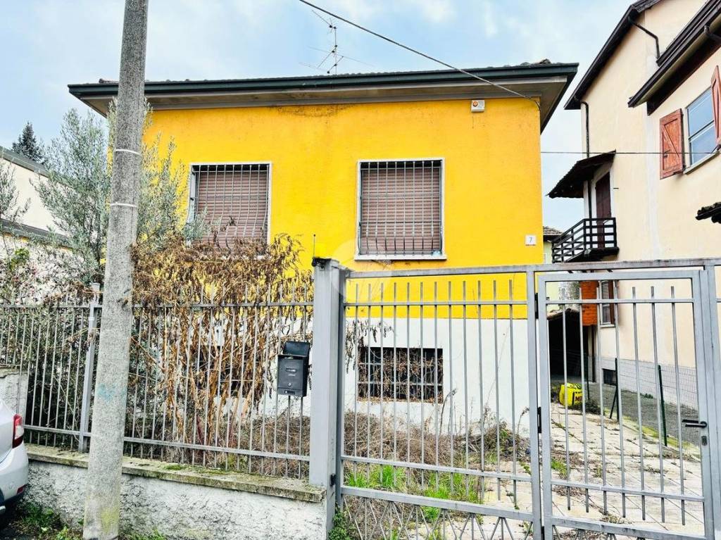 Villa in vendita a Voghera via Ponte Vecchio, 7