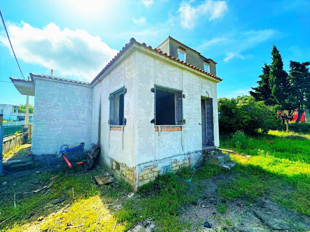 Casa Indipendente in vendita a Bacoli via Simmaco