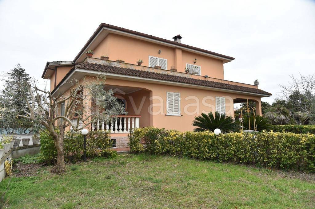 Villa Bifamiliare in in vendita da privato a Roma via Bosconero