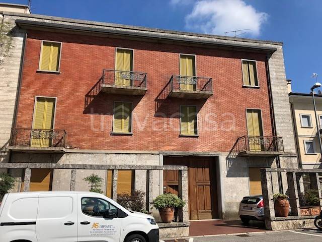 Appartamento in vendita a Casatenovo via Alessandro Manzoni, 4