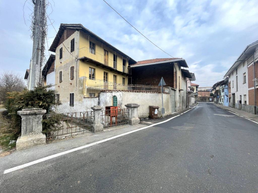 Casa Indipendente in vendita a San Giorgio Canavese via Garibaldi