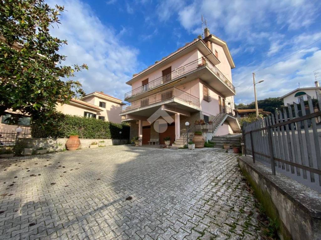 Appartamento in vendita a Trevignano Romano via s. Filippo, 5