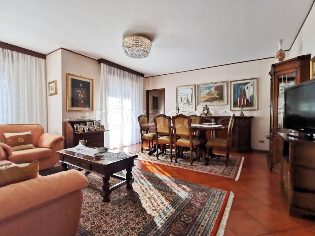 Appartamento in vendita a Laives via Francesco Crispi