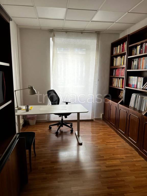 Ufficio in in affitto da privato a Roma via Mantova, 44