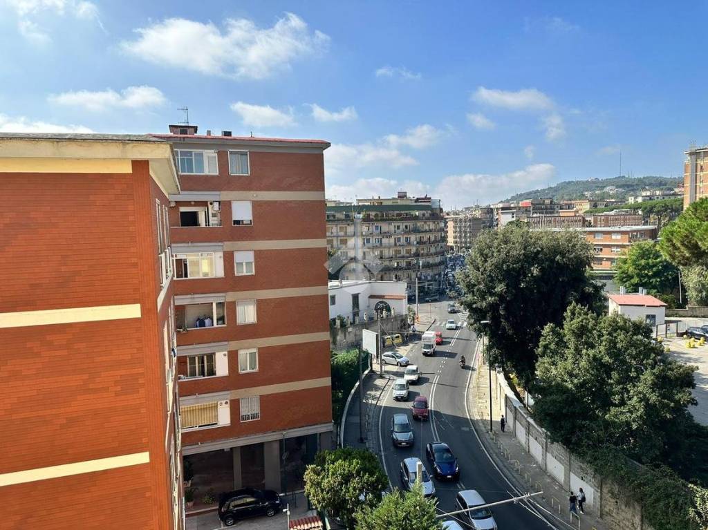 Appartamento in vendita a Napoli via antonino d'antona, 38