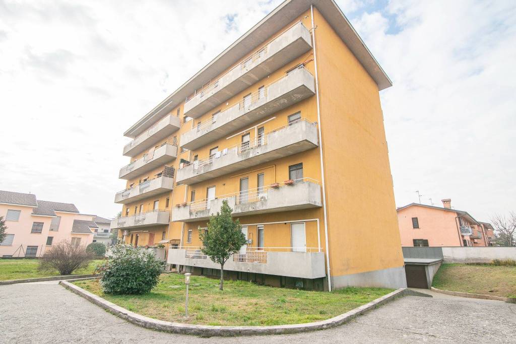 Appartamento in vendita a Fara Gera d'Adda via Pontirolo