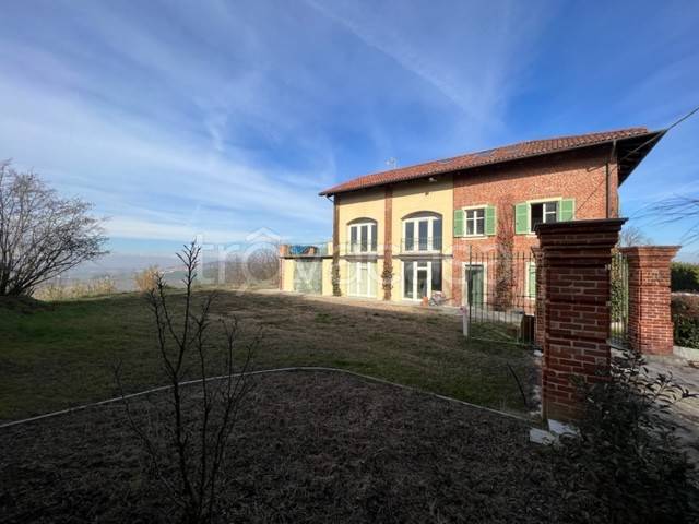 Villa Bifamiliare in vendita a Calliano via Scurzolengo 11