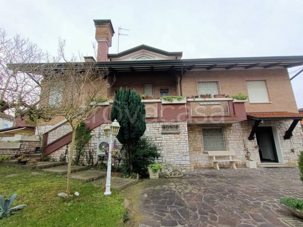 Villa in vendita ad Adria adria Via Martin Luther King, 1