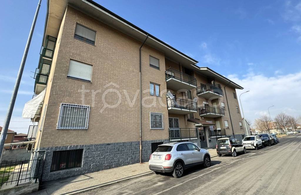 Appartamento in vendita a None via Cavalier Pietro Sola, 7