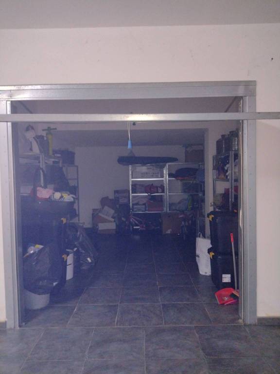 Garage in vendita a Morro d'Oro via Camillo Benso di Cavour