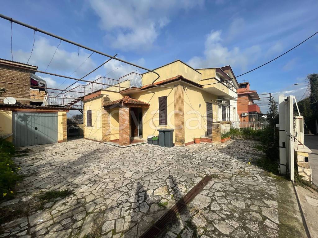 Villa Bifamiliare in vendita ad Anzio via Due Pini, 50