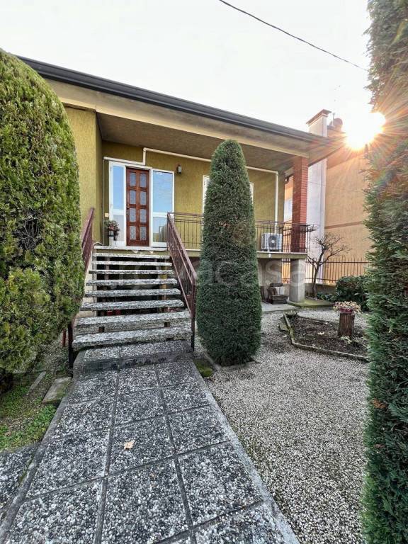 Villa in vendita a Brendola via Camillo Benso di Cavour