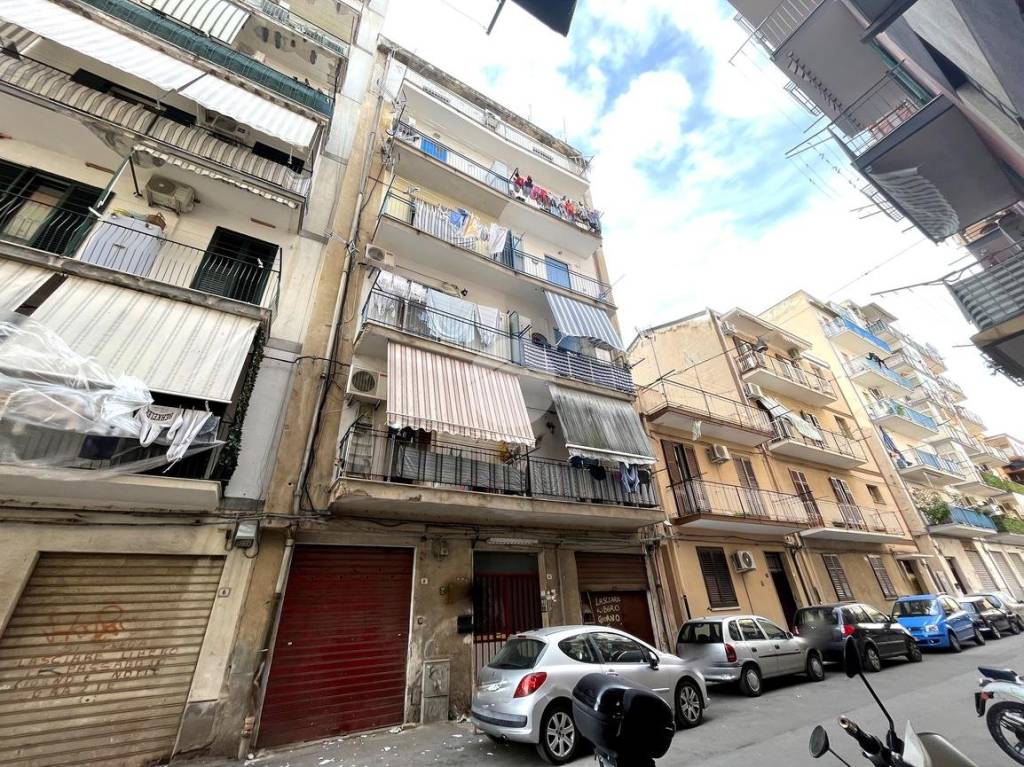 Appartamento in vendita a Palermo via Ustica, 10