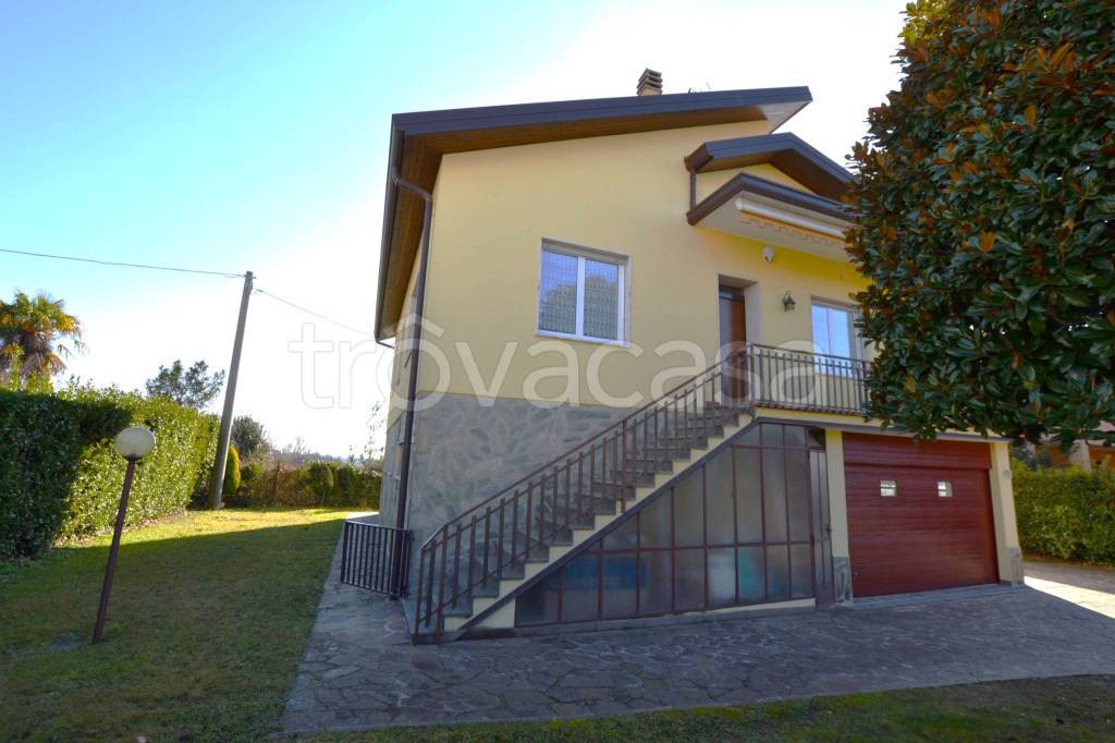 Villa in vendita a Merate via Federico Confalonieri, 33