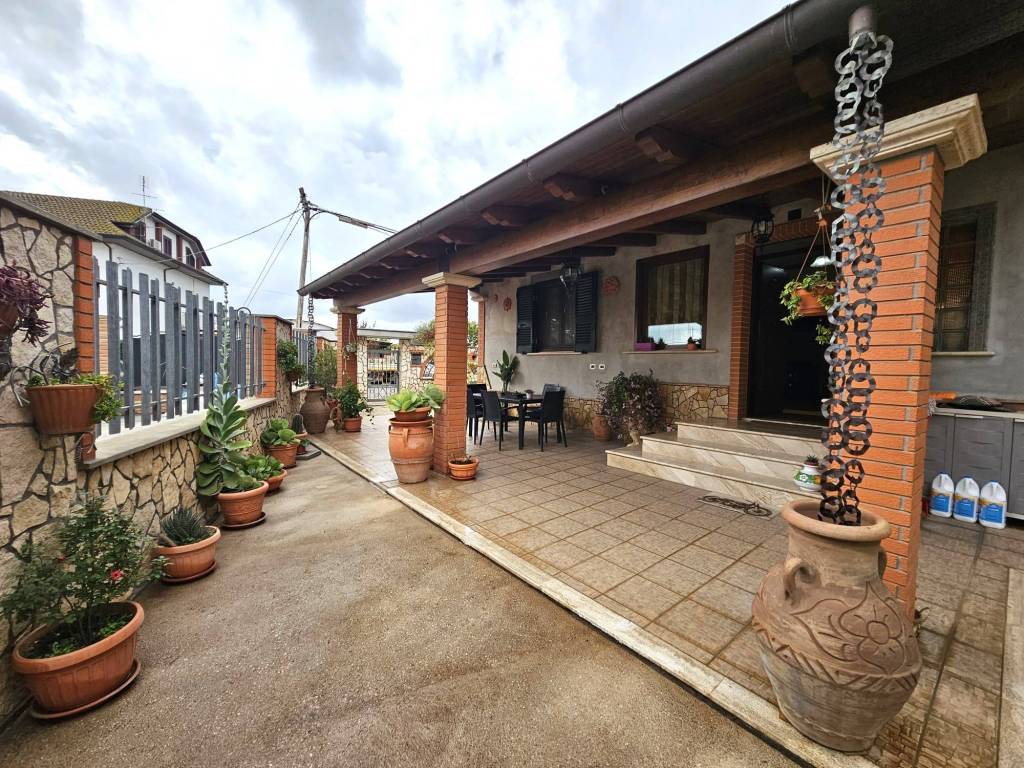 Villa in vendita a Latina strada del Fossetto, 17
