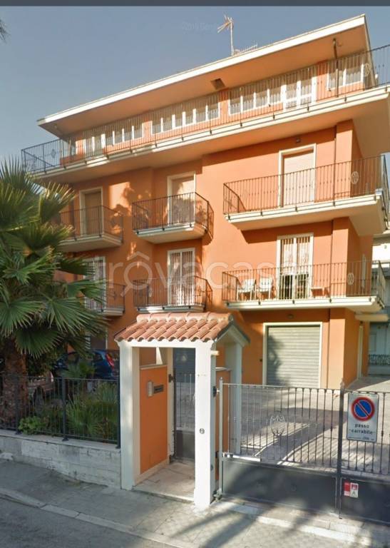Appartamento in in vendita da privato a San Benedetto del Tronto via Clara Maffei, 108