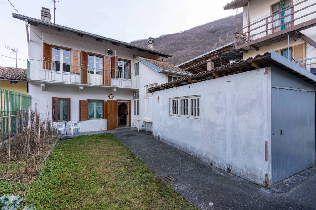 Casa Indipendente in vendita a Vaie via San Rocco, 5