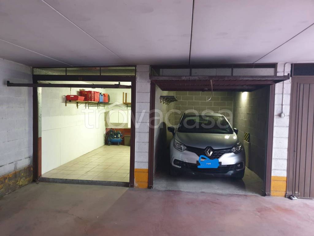 Garage in vendita ad Asti corso Torino, 149