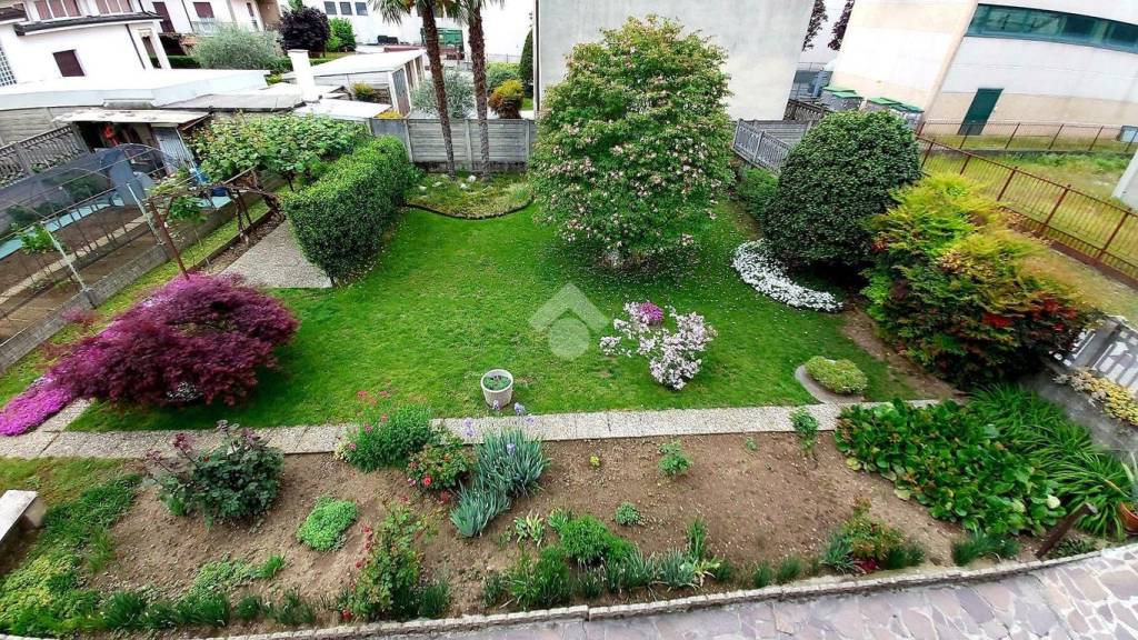Villa in vendita a Verano Brianza via Nazario Sauro, 55