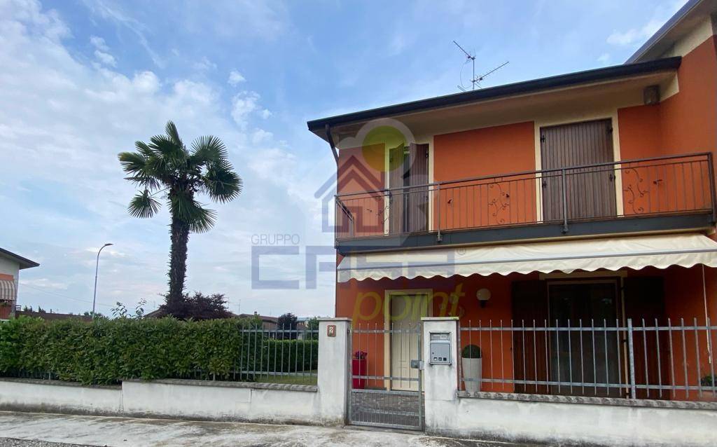 Villa a Schiera in vendita a Quinzano d'Oglio via don corsini 2