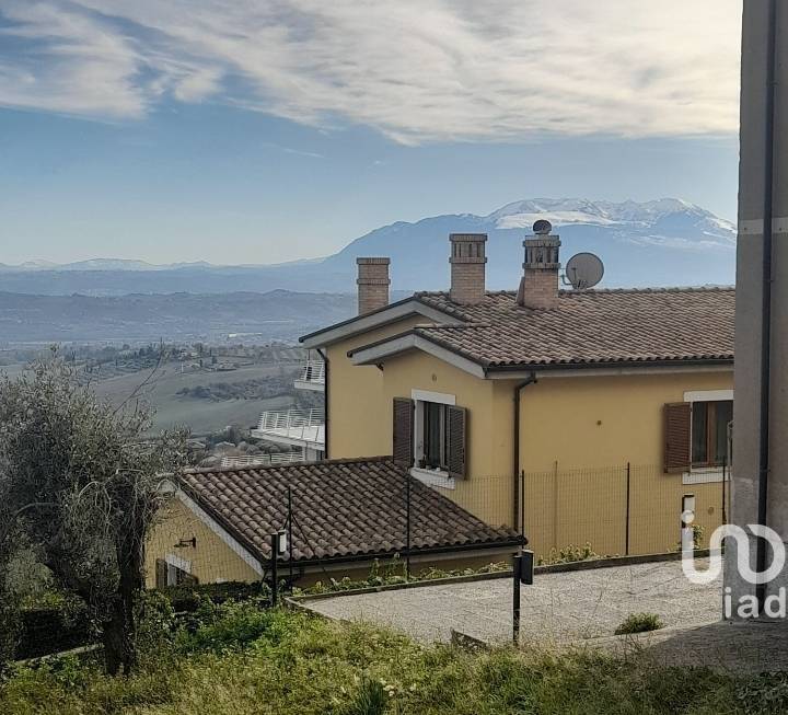 Villa in vendita a Città Sant'Angelo via luigi inamorati, 10