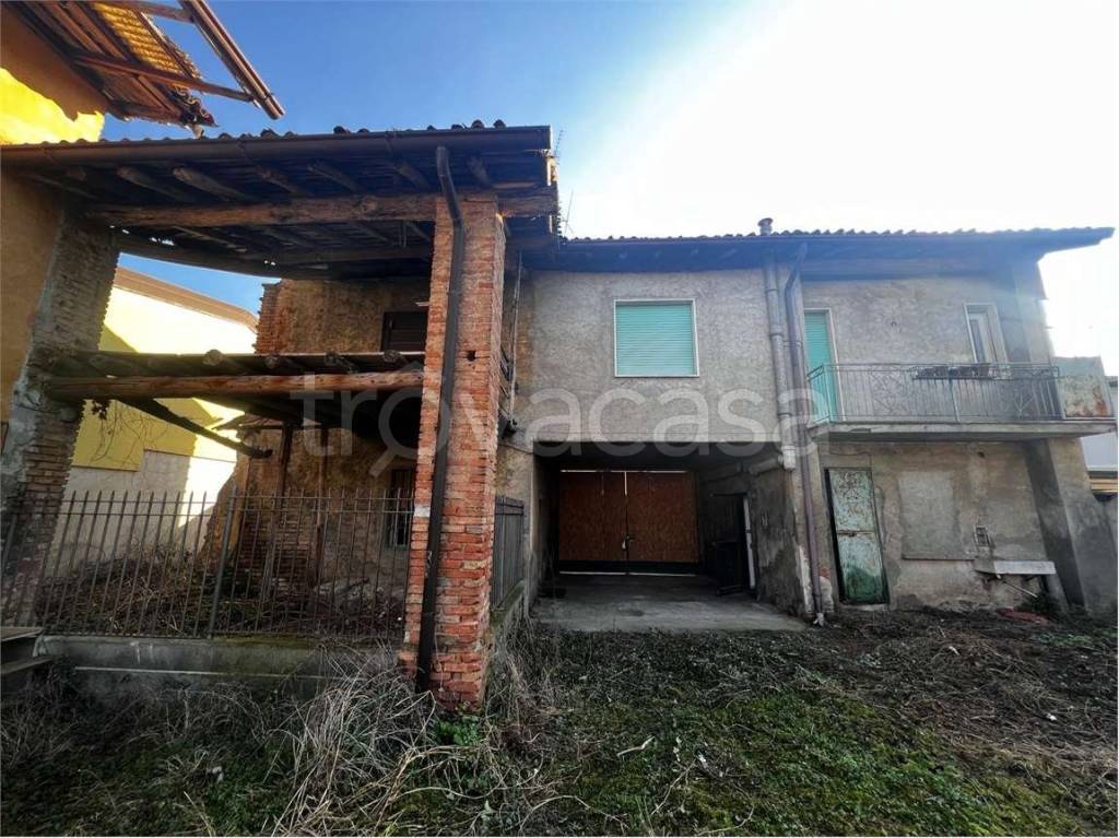 Casa Indipendente in vendita a Fontanella via Moro
