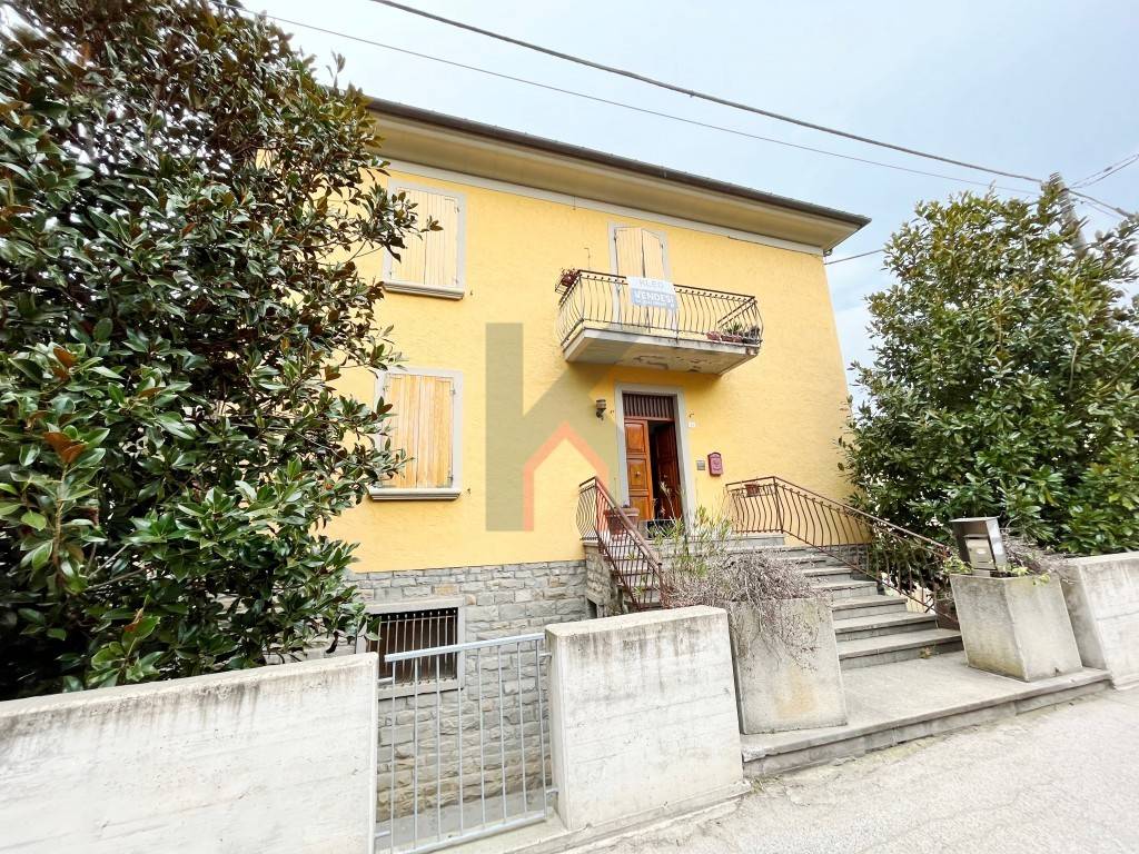 Villa Bifamiliare in vendita a Dovadola