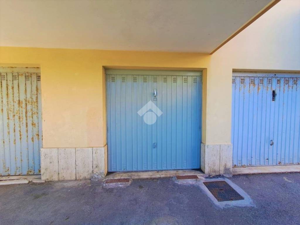 Garage in vendita a Silvi box Via Roma, 373