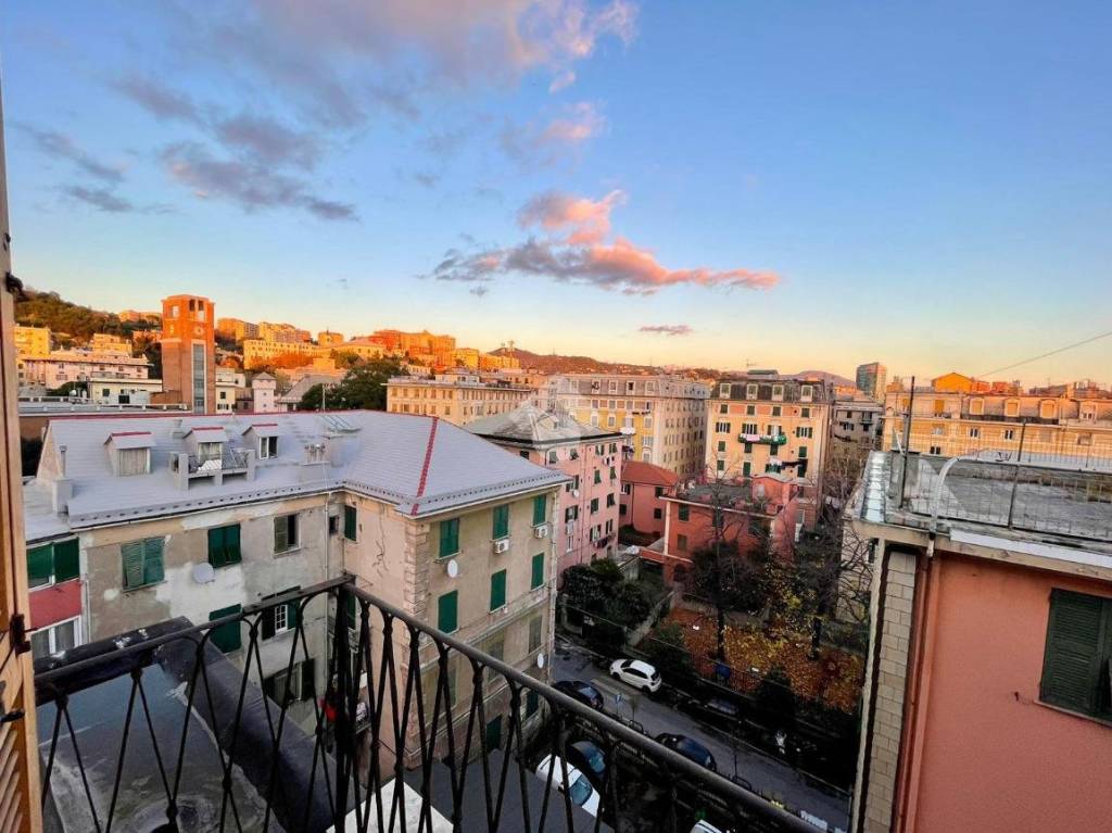 Appartamento in vendita a Genova via Paolo Antonio De Cavero, 4