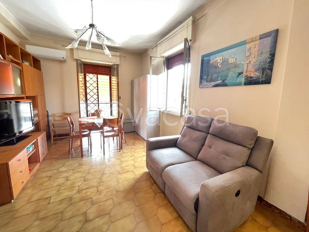 Appartamento in vendita a Roma piazza degli Ontani